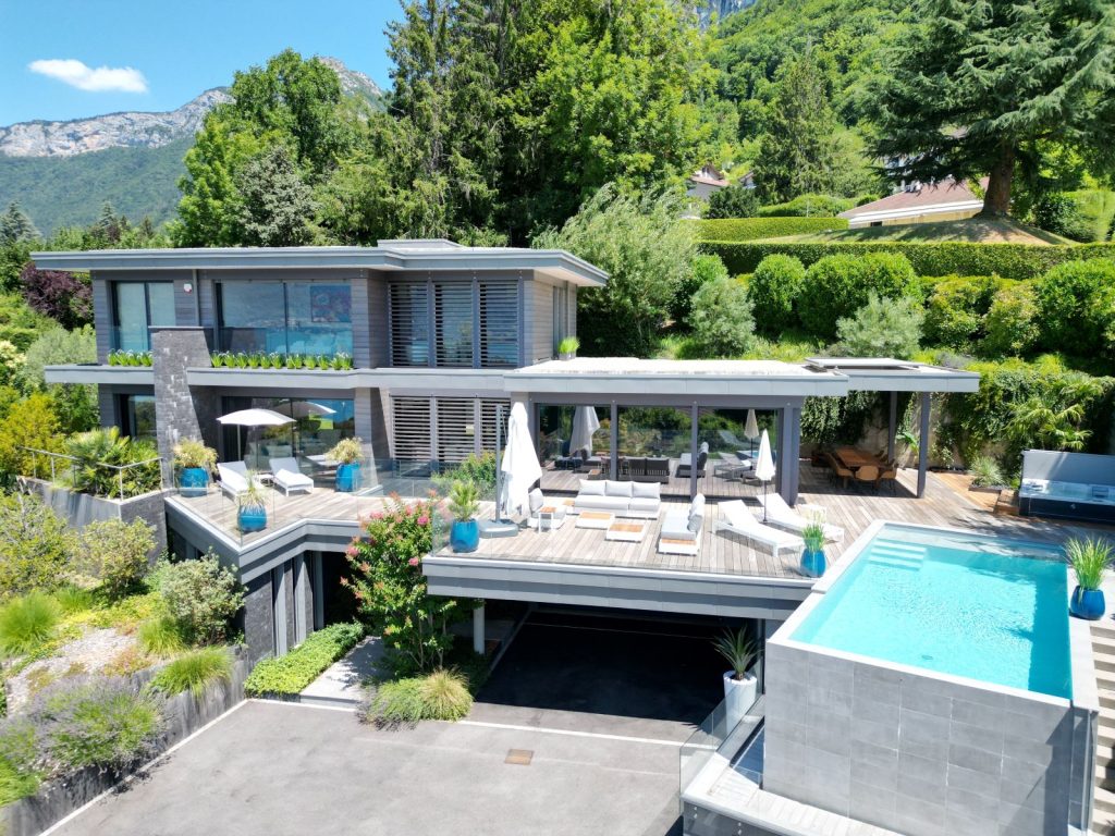 La VILLA ENJOY à Veyrier-du-Lac obtient la prestigieuse classification 5 étoiles