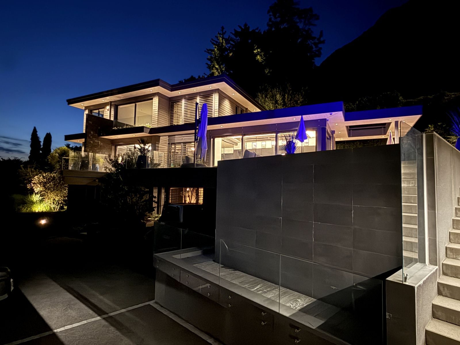 Villa Enjoy by night